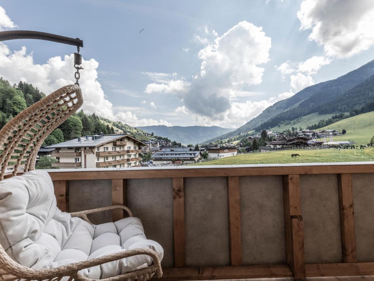 Frau Gans - Pure Mountain Apartments Saalbach Exterior foto